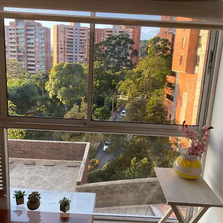 Apartasuite Moderna - En El Corazon Del Poblado Medellín Buitenkant foto