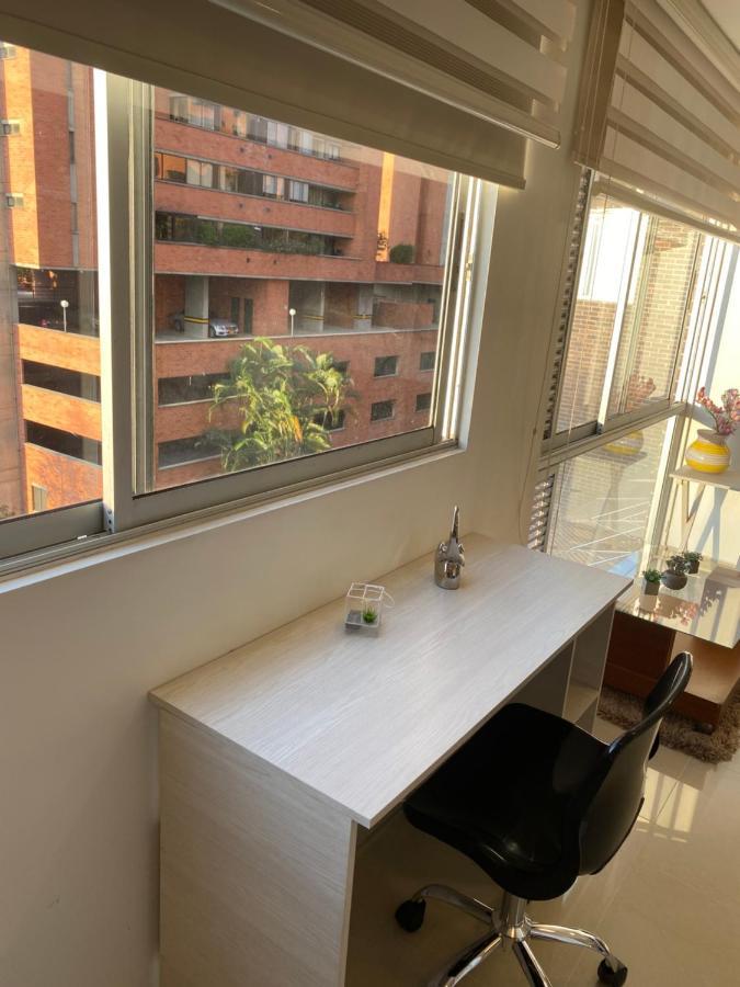 Apartasuite Moderna - En El Corazon Del Poblado Medellín Buitenkant foto