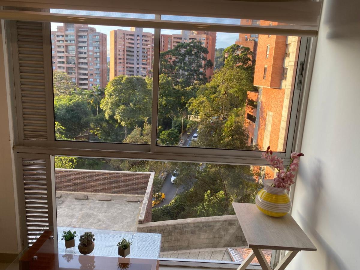 Apartasuite Moderna - En El Corazon Del Poblado Medellín Buitenkant foto