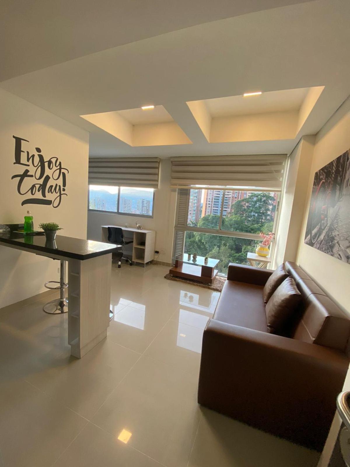 Apartasuite Moderna - En El Corazon Del Poblado Medellín Buitenkant foto